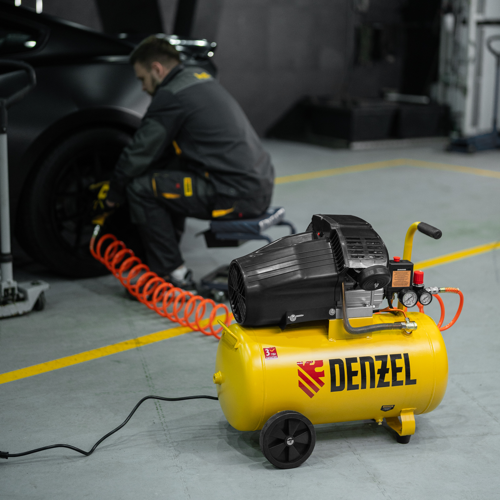 Поршневой компрессор DENZEL DCV1800/50