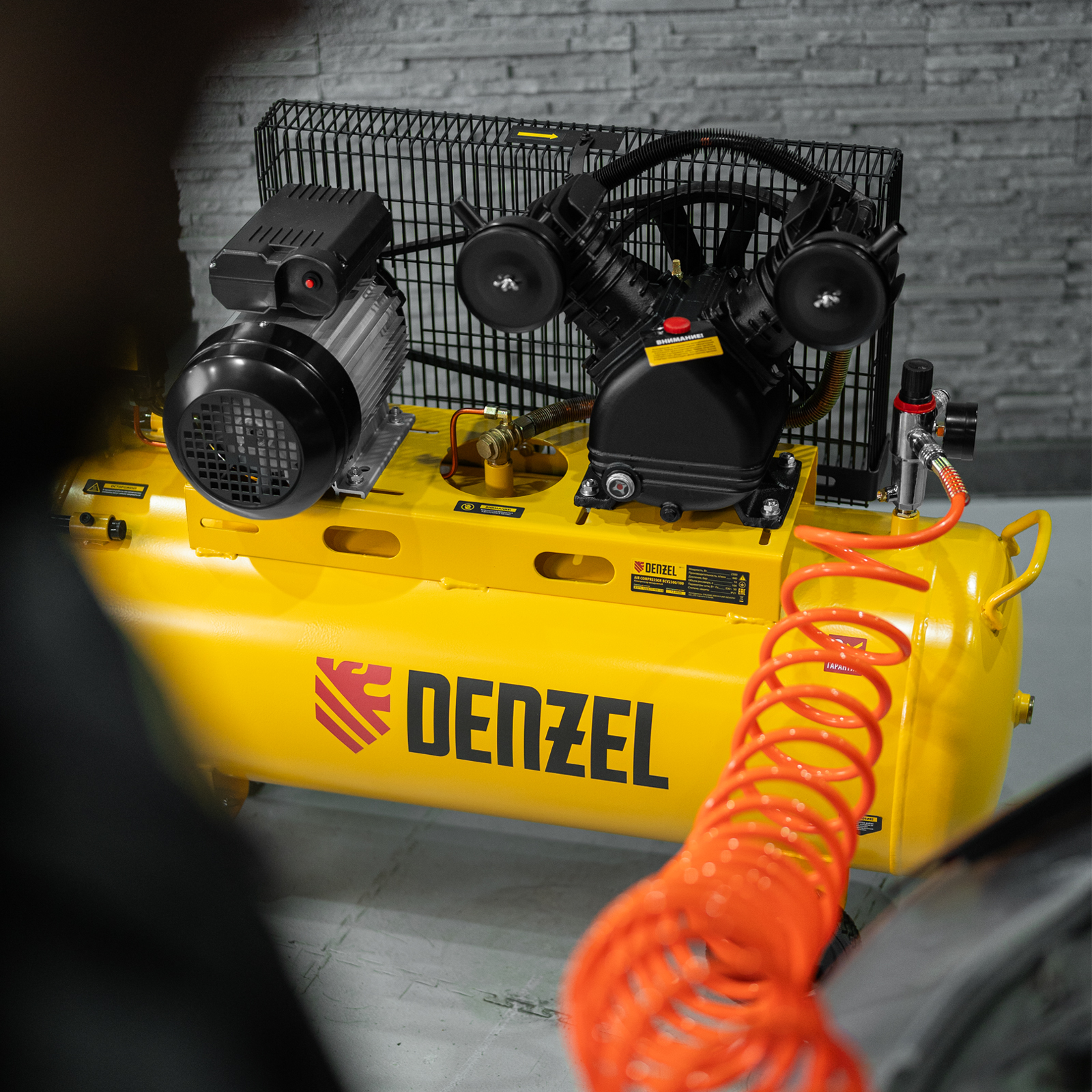 Поршневой компрессор DENZEL BCV2300/100