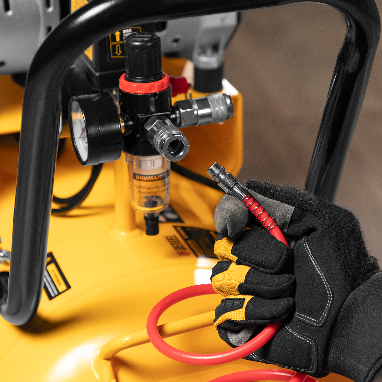 Поршневой компрессор DENZEL DLS 1800/100