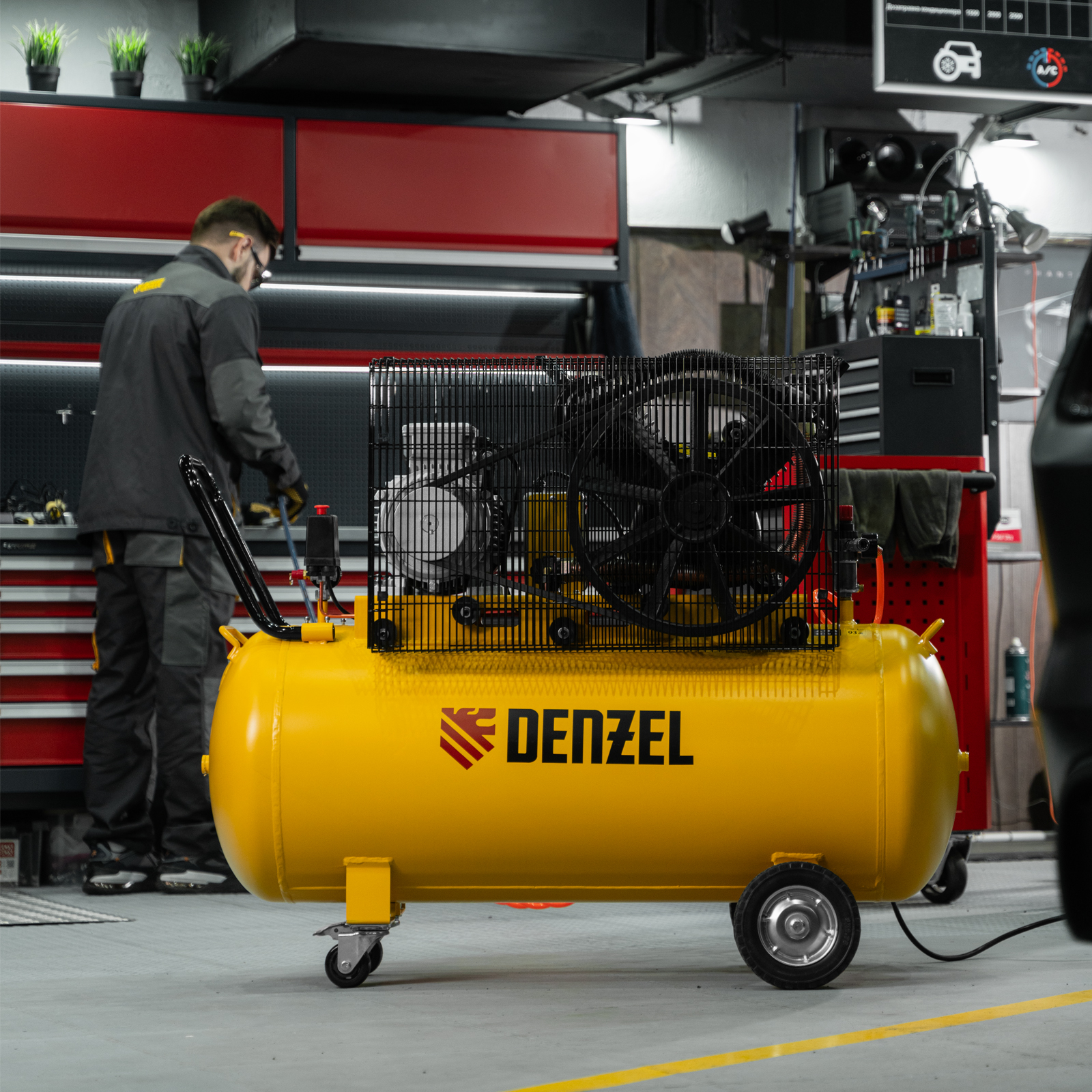 Поршневой компрессор DENZEL BCV 5500-T/200