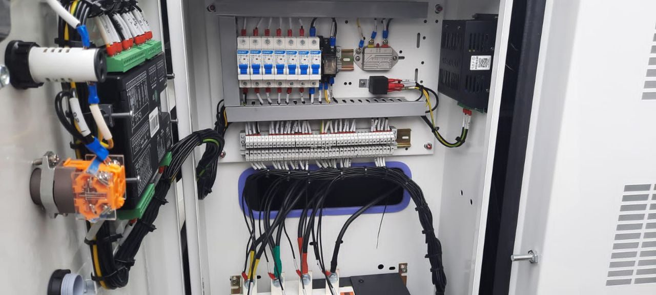 Генератор Zammer AD-60-Т400 в кожухе со встроенным АВР